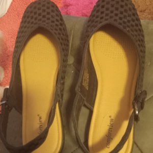 12WW Black Sling back